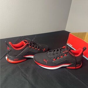 Puma Men’s Black and Red Athletic Training Sneakers
